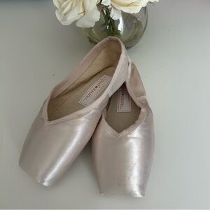 Russian Pointe ballet toe shoes 37